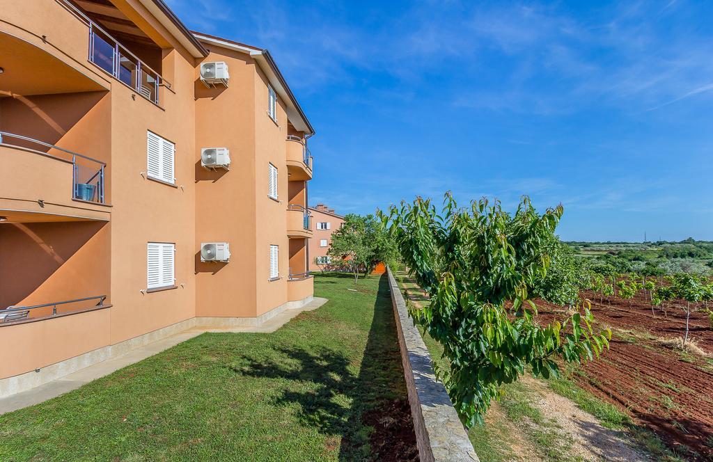 Apartments Stella Rovinjsko Selo Quarto foto